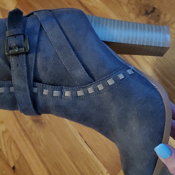 Gray ankle boots - Picture 4 of 4